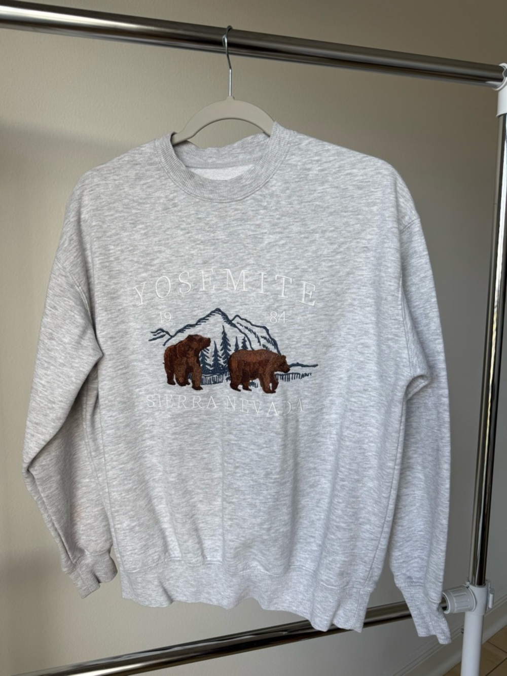 Lazy Sunday Yosemite Bear Crewneck Sweatshirt - Light Gray